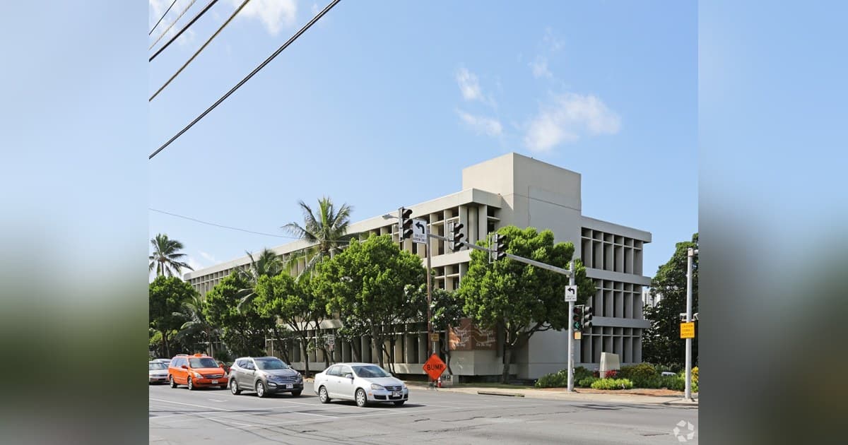 Why Similar Hawaii Commercial Buildings Trade at Different Prices
