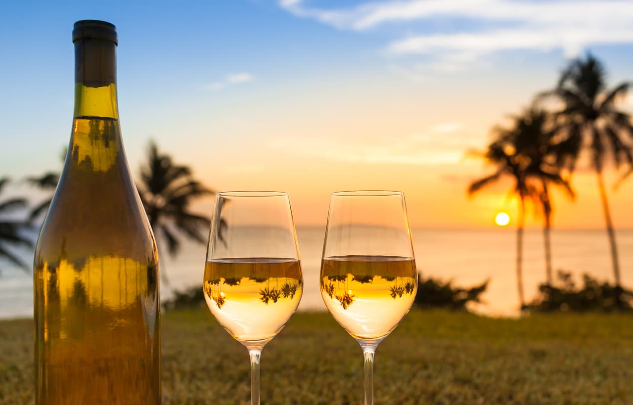 Why Duck Key's Dining Scene Matters for Luxury Home Buyers