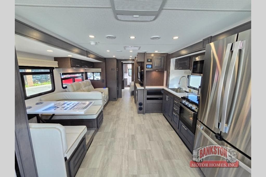 Bankston Motor Homes Expands Alabama RV Inventory with Lance Camper 650 and Diverse Motorhome Options