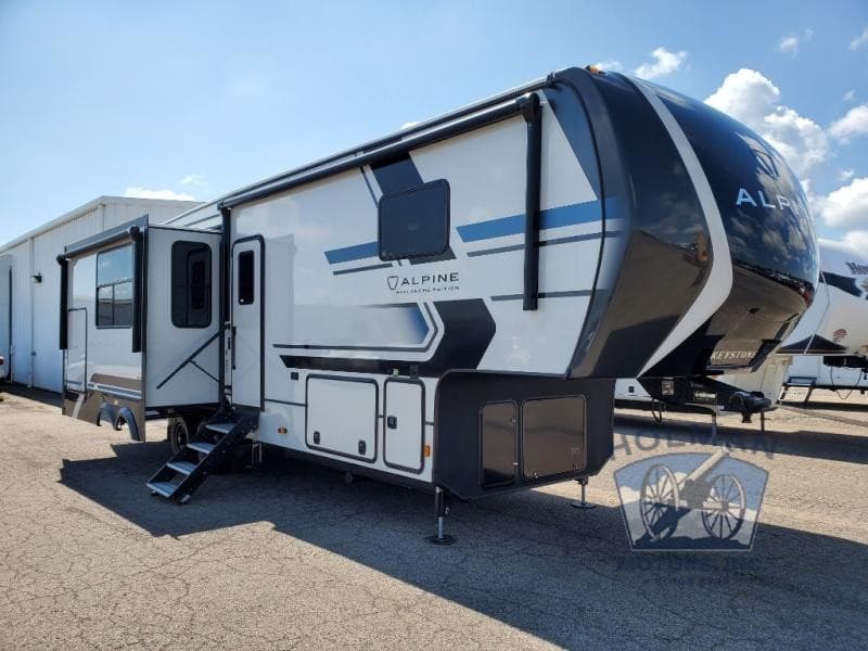 Holman RV Expands Inventory with Keystone Avalanche Models in Batavia, Ohio