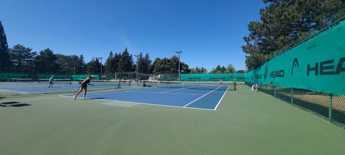 Hillcrest Tennis Camp Guide Highlights Differences Between Specialized Junior Tennis and General Day Camps