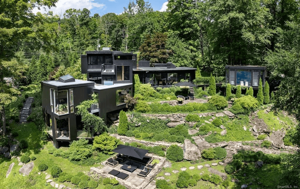 Five Transactions in a Small Town Reveal What Luxury Buyers Are Really Seeking
